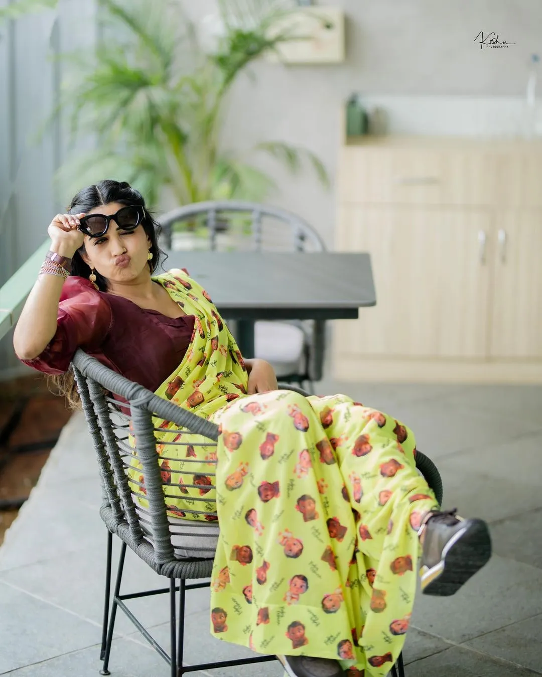 INDIAN TV ACTRESS SRAVANTHI CHOKARAPU IN YELLOW SAREE MAROON BLOUSE 7